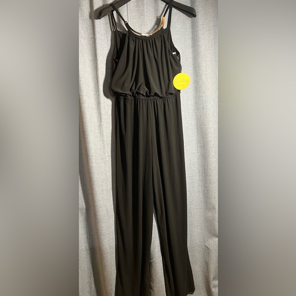 Emma & Michelle black jumpsuit with gold necklace size Large - Picture 6 of 7